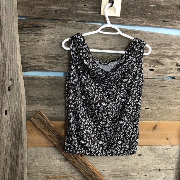 FRANKIE & Missy Size Med Black/White Sleeveless Blouse - Picture 1 of 5
